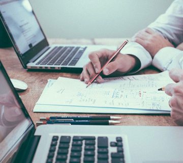 مشاوره اقتصادی چیست؟ : خدمات و وظایف مشاور اقتصادی و مالی